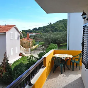 Annika Apartment Slatine